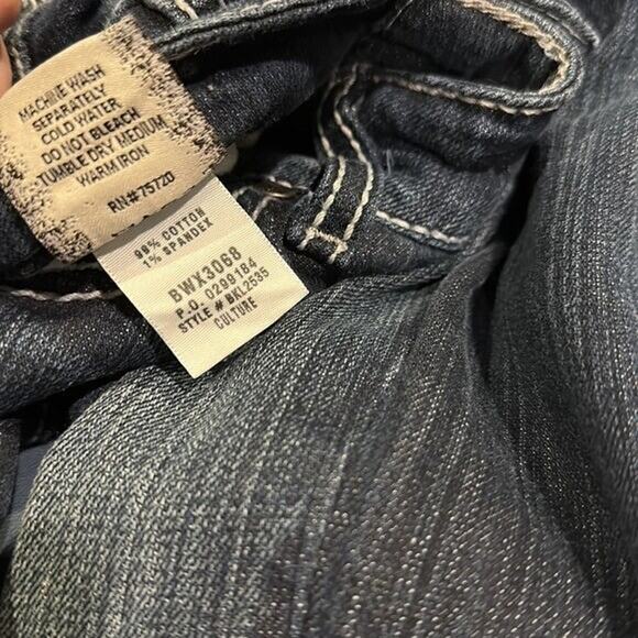 Buckle BKE Jeans Women 29 Blue Culture Crop Embellished Rhinestone Western Rodeo - Picture 12 of 12